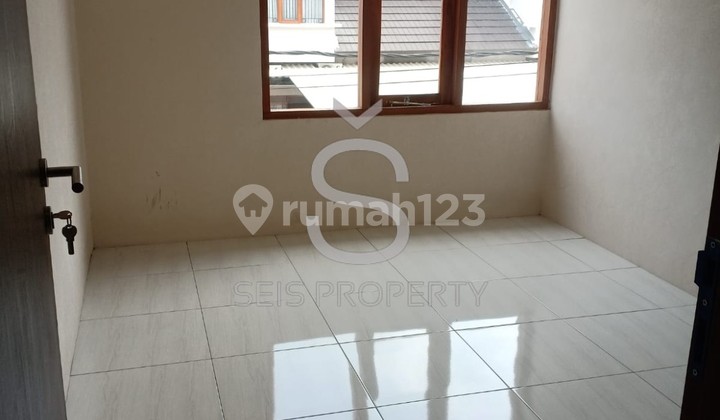 DIJUAL RUMAH SIAP HUNI 2 LANTAI DI KOTA BALI RESIDENCE BDG BARAT