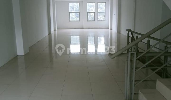 Ready-to-Occupy Shop House in a Strategic Location at Pasirkaliki