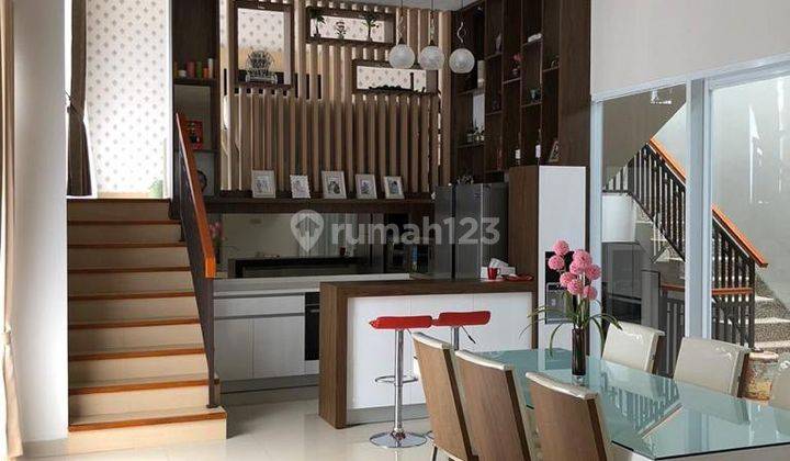 UNTUNG BANGET! Rumah Modern Minimalis di Jagakarsa, Jakarta Selatan Furnished Bagus dan RAPI SEKALI! 1