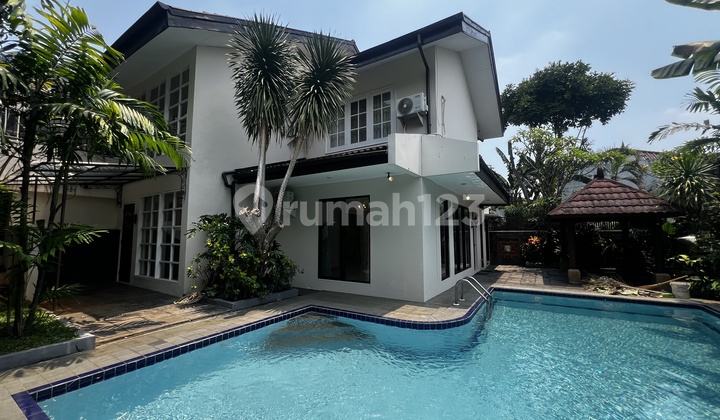 Luxury House in Kemang Ampera with Swimming Pool and Garden Luxury House in Kemang Ampera with Swimming Pool and Garden