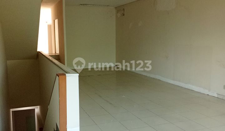 Strategic Facing Road Shop House in Pondok Indah Neat Ready to Use 2