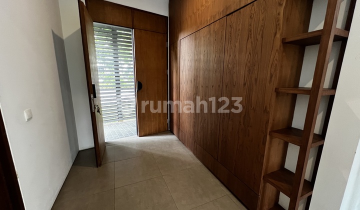 Rumah Design Tropical Di Kemang Dengan Pool Lokasi Nyaman Dan Asri 2