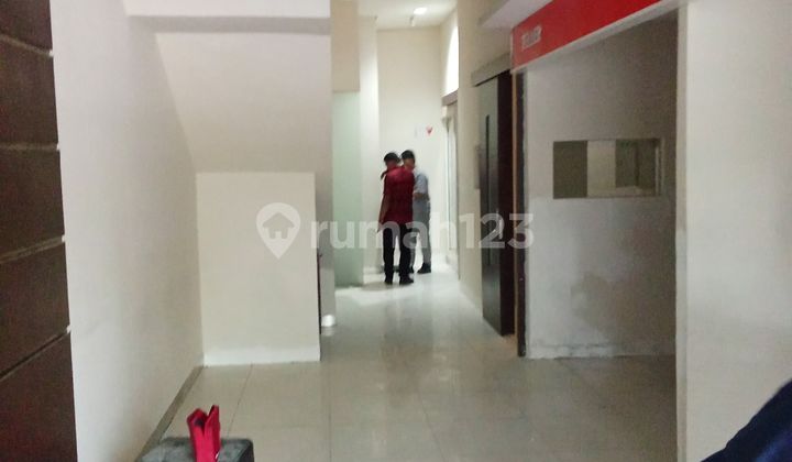 Turun Harga! Ruko Hadap Jalan Strategist Pondok Indah Rapih Siap Pakai