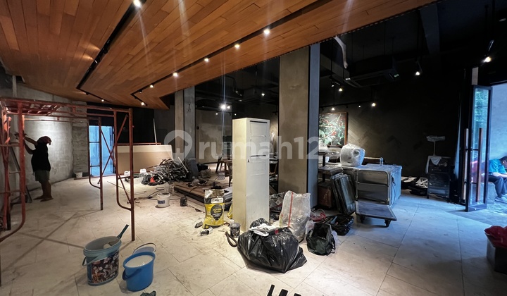 Ruko Strategist Arteri Pondok Indah Parkir Luas