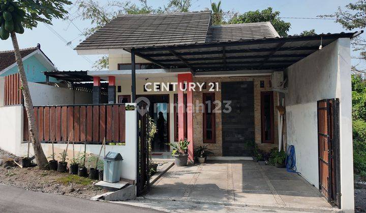 Rumah Dgn LB 110 M2 Area Pemukiman Di Pandowoharjo Untuk Hunian 1