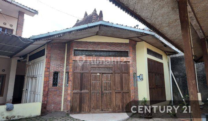 Rumah Induk Dan Koskosan Di Jalan Kaliurang Km12 1