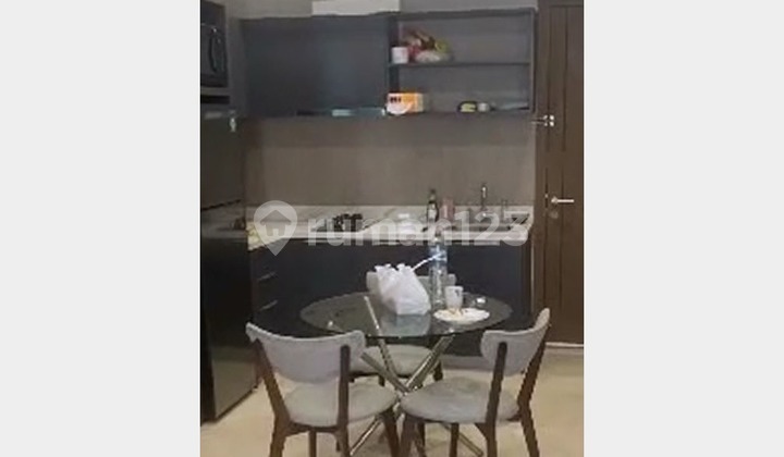 jual rugi apartemen yukata suites tipe 2 BR furnished alam sutera 2