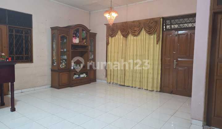 Jual Rumah Cipulir 150 Meter untuk Kos Dekat Stasiun Kebayoran 2