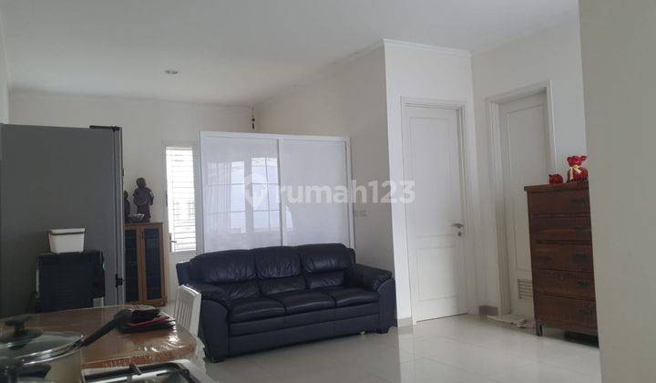 Dijual Rumah SuvarnaSutera 2 Lantai SHM Furnished Tangerang 1