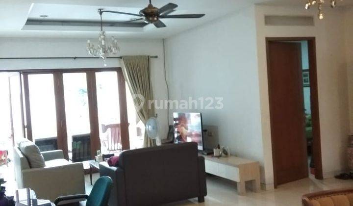 Dijual Rumah Tanjung Duren Utara 2 Lantai SHM Furnished Bagus 1