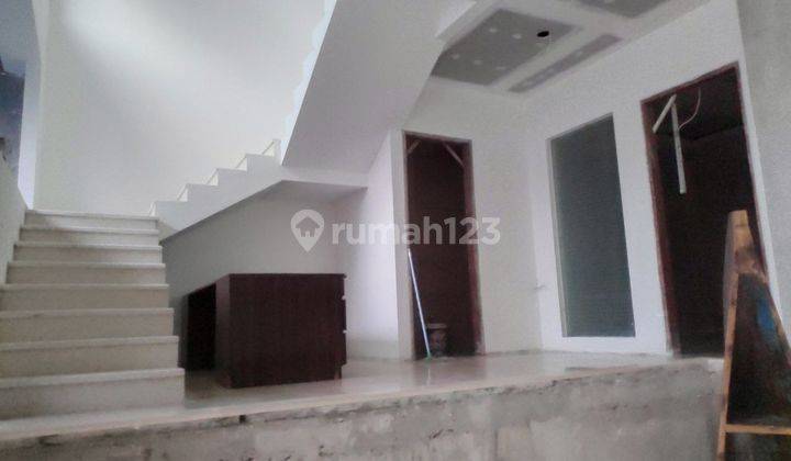 Disewa Rumah Baru Tanjung Duren Utara 4 Lantai SHM Unfurnished 1