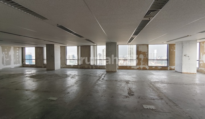 Rent office space 100 meters from MH Thamrin in Menteng, Central Jakarta
