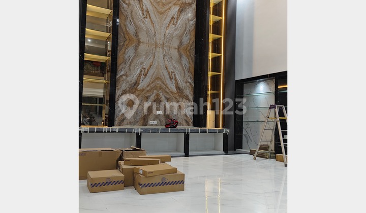 sewa rumah mewah pondok indah 700 meter kolam renang jaksel