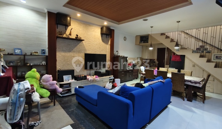 For Sale Beautiful Old BSD City House 2 Floors 270 Meters SHM Tangsel 2
