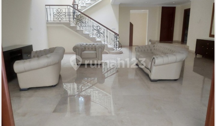 sewa rumah mewah pondok indah 400 meter Full Furnish Kolam Renang