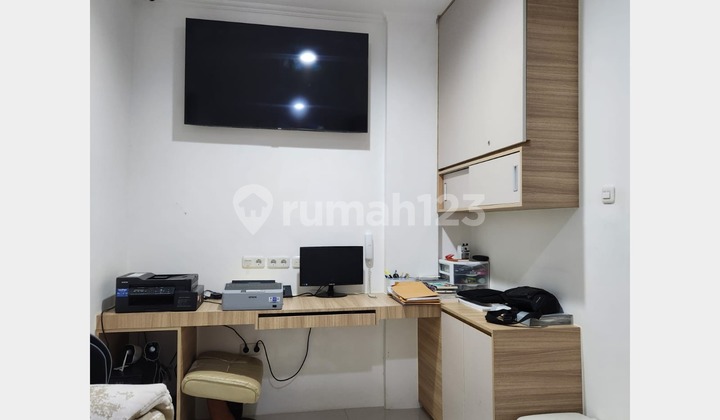 For Sale: Duta Harapan Indah Shop House, Renovated 256 Meters, Furnished, North Jakarta. 2