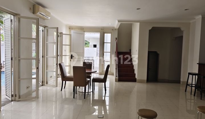 Dijual Rumah Modern Glasshouse 3 Lantai 390 Meter SHM Kemang 2