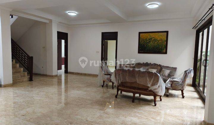 Disewa Rumah Cantik Senayan 900 Meter Kolam Renang Full Furnished 2