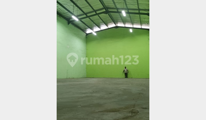 sewa gudang 300 meter di jurumudi baru benda tangerang banten