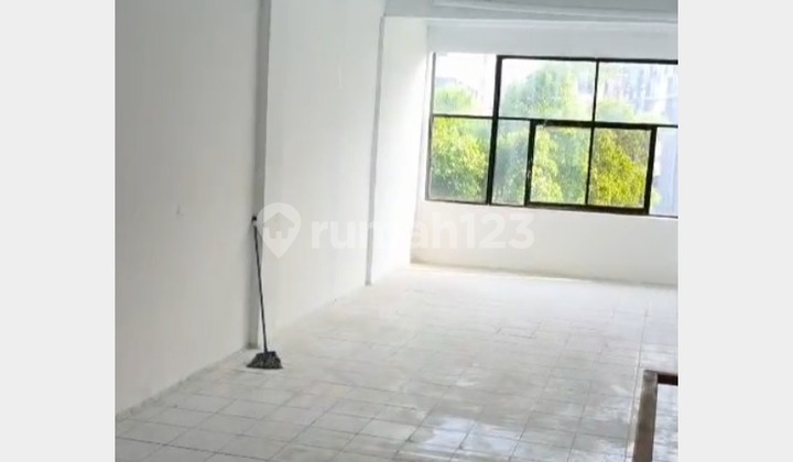 For rent: Duta Harapan Indah 4-storey shop house, 255 square meters, Kapuk Muara, North Jakarta 2