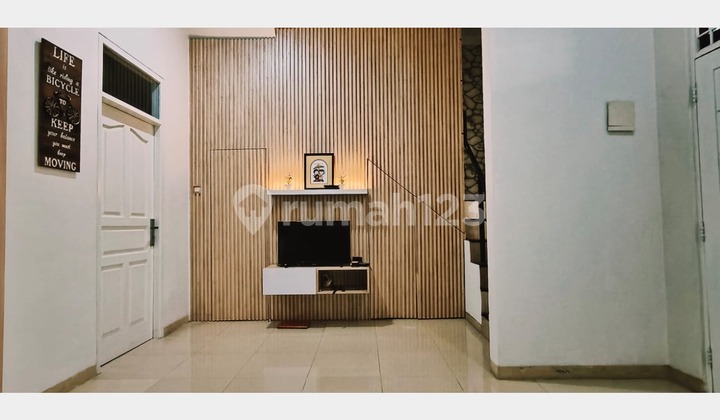 Dijual Rumah Cantik Summarecon Serpong Lama 144 Meter Furnish 2