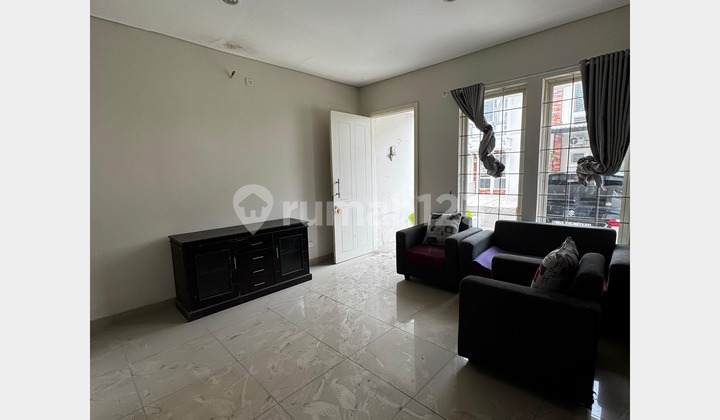 sell minimalist house banara serpong 2 floors size 6x12 TangSel 2