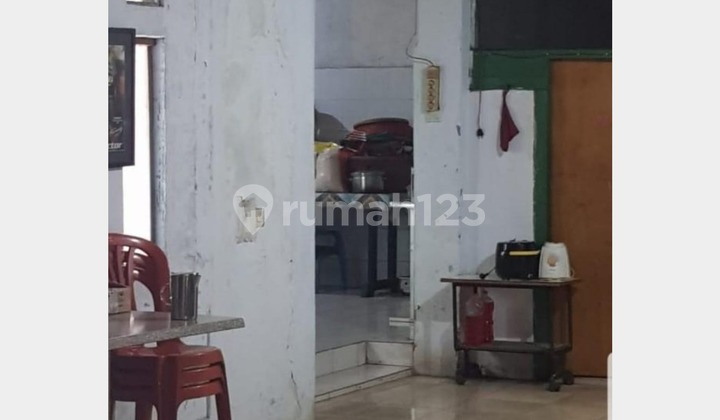 Jual Rumah Tua Kebayoran Lama untuk Kos 120 Meter Dekat Stasiun