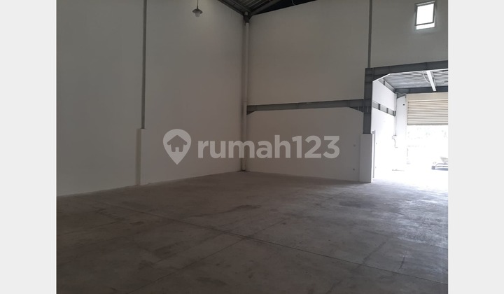 Warehouse for Rent Cirarab 432 Meters and 3-Storey Office Legok Tangerang