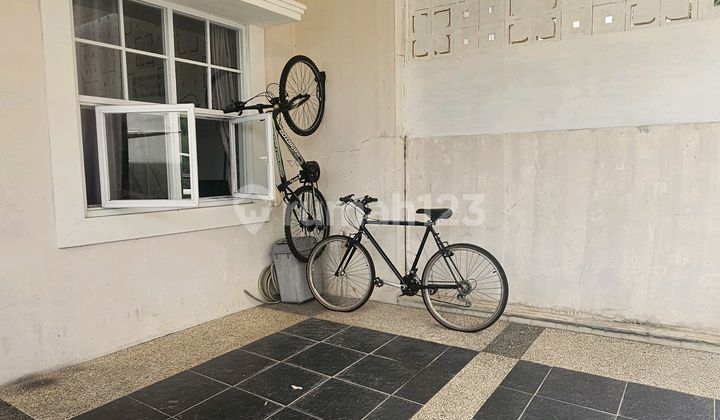 Rumah Dalam Cluster 2 Lantai Sariwangi Cihanjuang 20 Menit ke Pintu Tol Pasteur 2