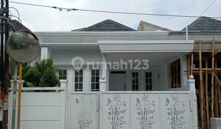 Rumah Baru Gaya American Classic di Margahayu Bandung