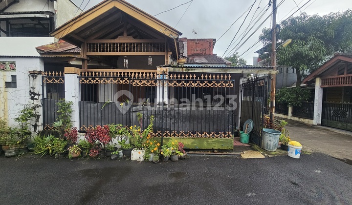 Rumah Hoek di Komplek Cibaduyut Indah 3.7 KM ke Tol Kopo Bandung