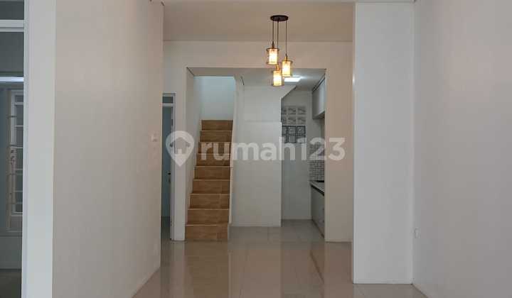 New American Classic Style House in Margahayu Bandung 2