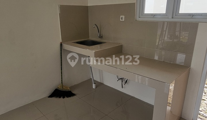 Rumah Hoek 2 Lantai di Komplek Adipura Gedebage Akses Dekat 2 Tol