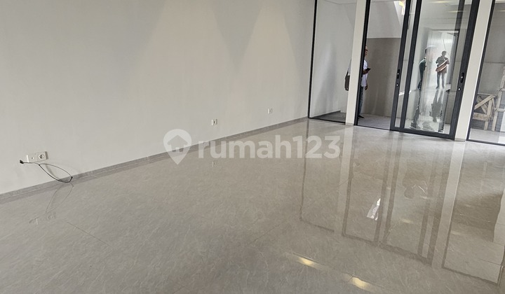 Rumah Mewah 3 Lantai Ada Kolam Renang di Setra Duta Bandung Utara 2