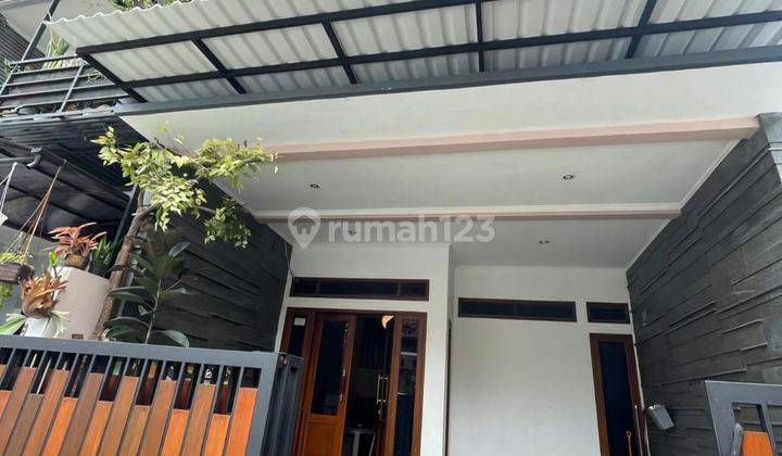 Rumah SHM Semi Furnished 3 Lantai Terawat di Sariwangi Bandung Barat 1