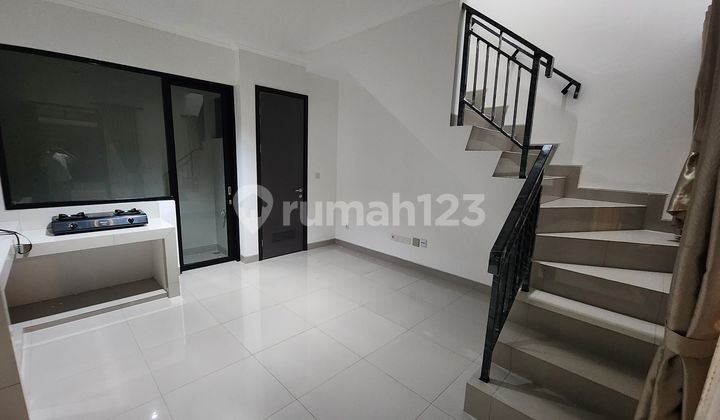 Disewakan Rumah Di Pik 2 Tersedia Carport 2