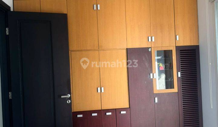 Rumah di Taman Grisenda 3 Lantai Semifurnish Pagar Remote 2