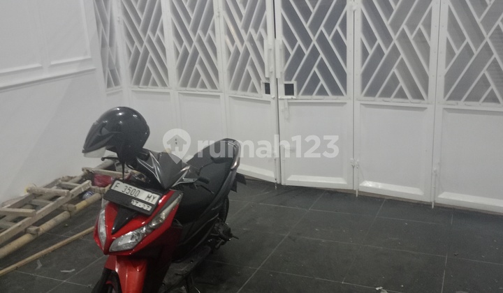 New House Ready to Occupancy 2-Car Carport Behind PS Store Condet East Jakarta 2