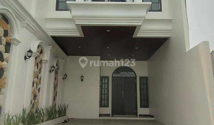 Rumah mewah 2 lantai siap huni dekat ke stasiun di jagakarsa jakarta selatan  1