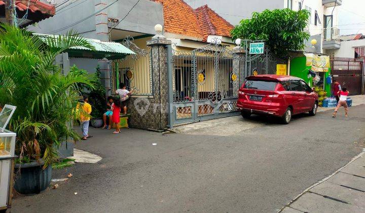 Rumah plus kios dan kost kosan pinggir jalan raya di Cikini jakarta pusat  1