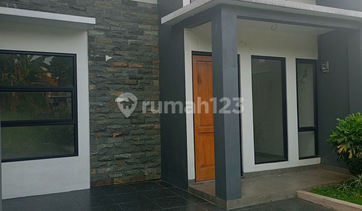 Ready-to-Inhabit House with 2-Car Access in Raden Saleh, Depok City 2