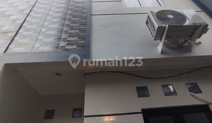 Rumah Akses Motor Dekat ke Jln Percetakan Negara di Rawasari