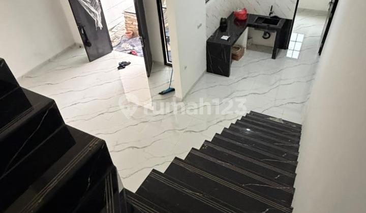 Rumah Mewah Siap Huni di Klapa Dua Wetan Jakarta Timur 2