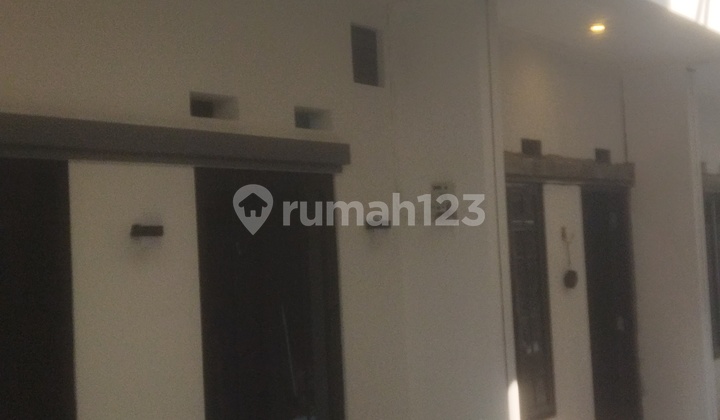 Rumah Baru Siap Huni Pinggir Jalan Dekat Mall Kramat Jati