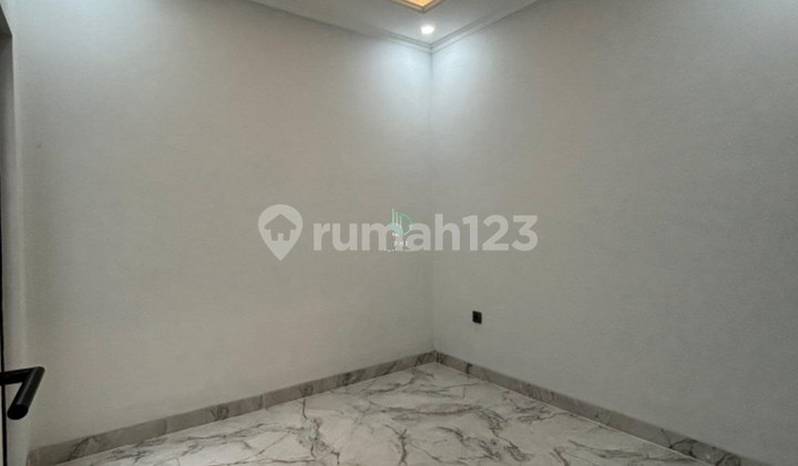 Rumah Siap Huni Selangkah ke Stasiun Depok Lama Rumah Siap Huni Selangkah ke Stasiun Depok Lama