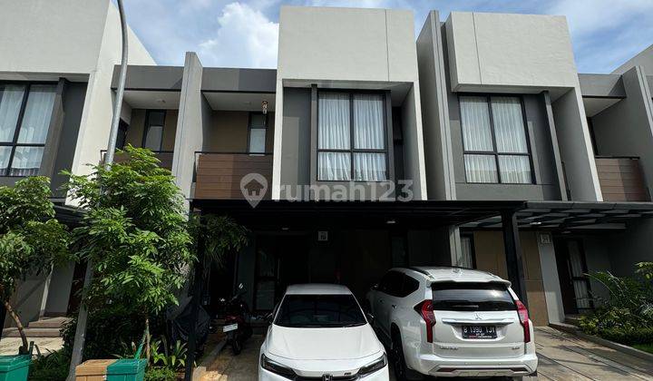 Rumah 2 Lantai Bagus Semi Furnished di Summarecon Bekasi, Bekasi 1