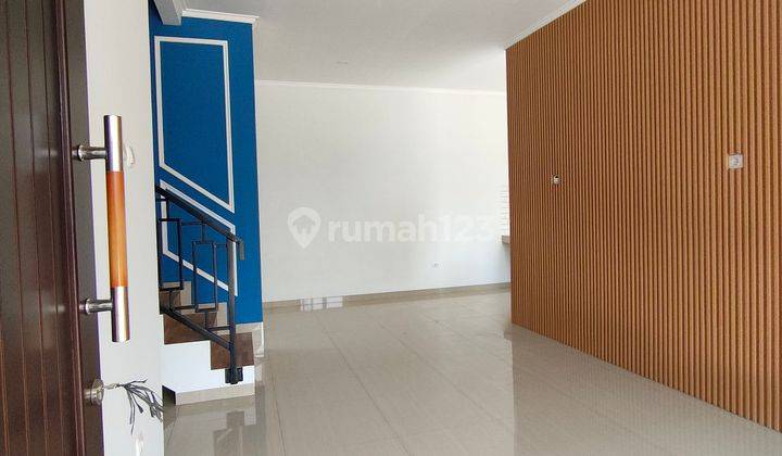 Rumah 2 Lantai Deket Stasiun Depok  2