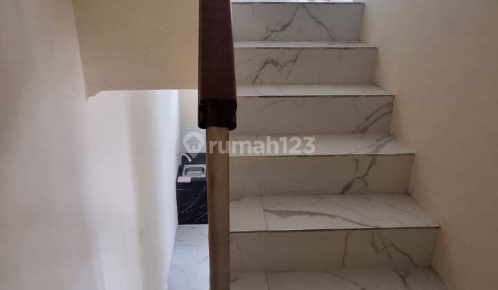 Rumah Minimalis 3 Lantai Siap Huni Yang Strategis di Rangkapan Jaya Depok 2