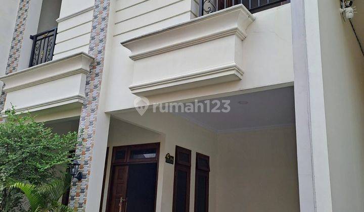 Rumah Baru Siap Huni, Bagus, 2 Balkon. Dilokasi Strategis Di Jagakarsa, Jakarta Selatan