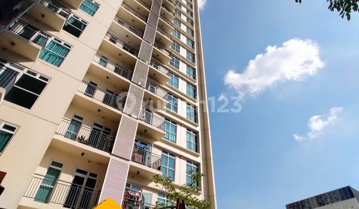 For sale 1BR Apartment Second Good Condition 1BR and Furnished in Rawa Buaya 2